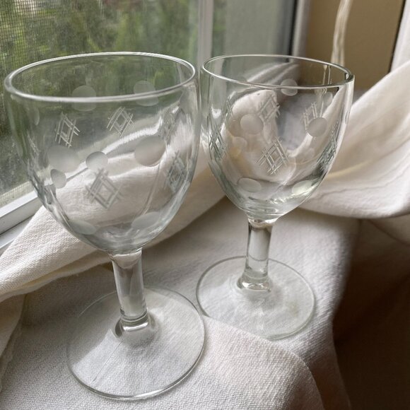 Crystal Cut Etched Diamond & Circle Motif Cordial Vintage Pair Glasses - Picture 2 of 5